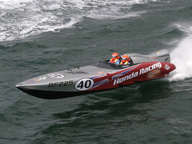 Course Formula 4-stroke pour les bateaux de grande catégorie dotés de moteurs BF225 au large des côtes.