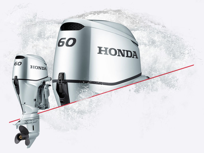 2 gros plan de moteurs Honda BF60