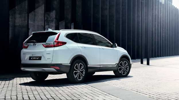 Vue arrière de la Honda CR-V Hybride stationnée dans la rue