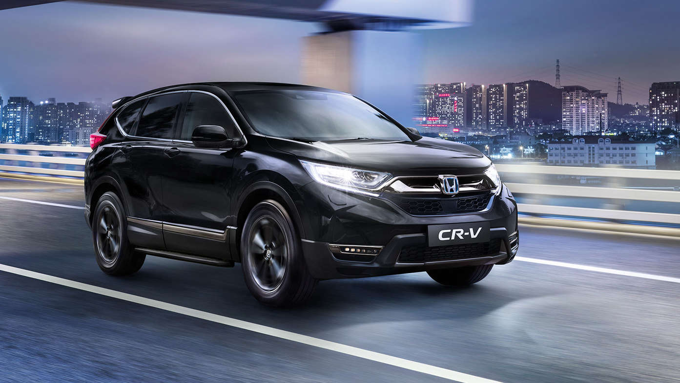 Vue de trois quarts avant du pack sport line du Honda CR-V Hybrid