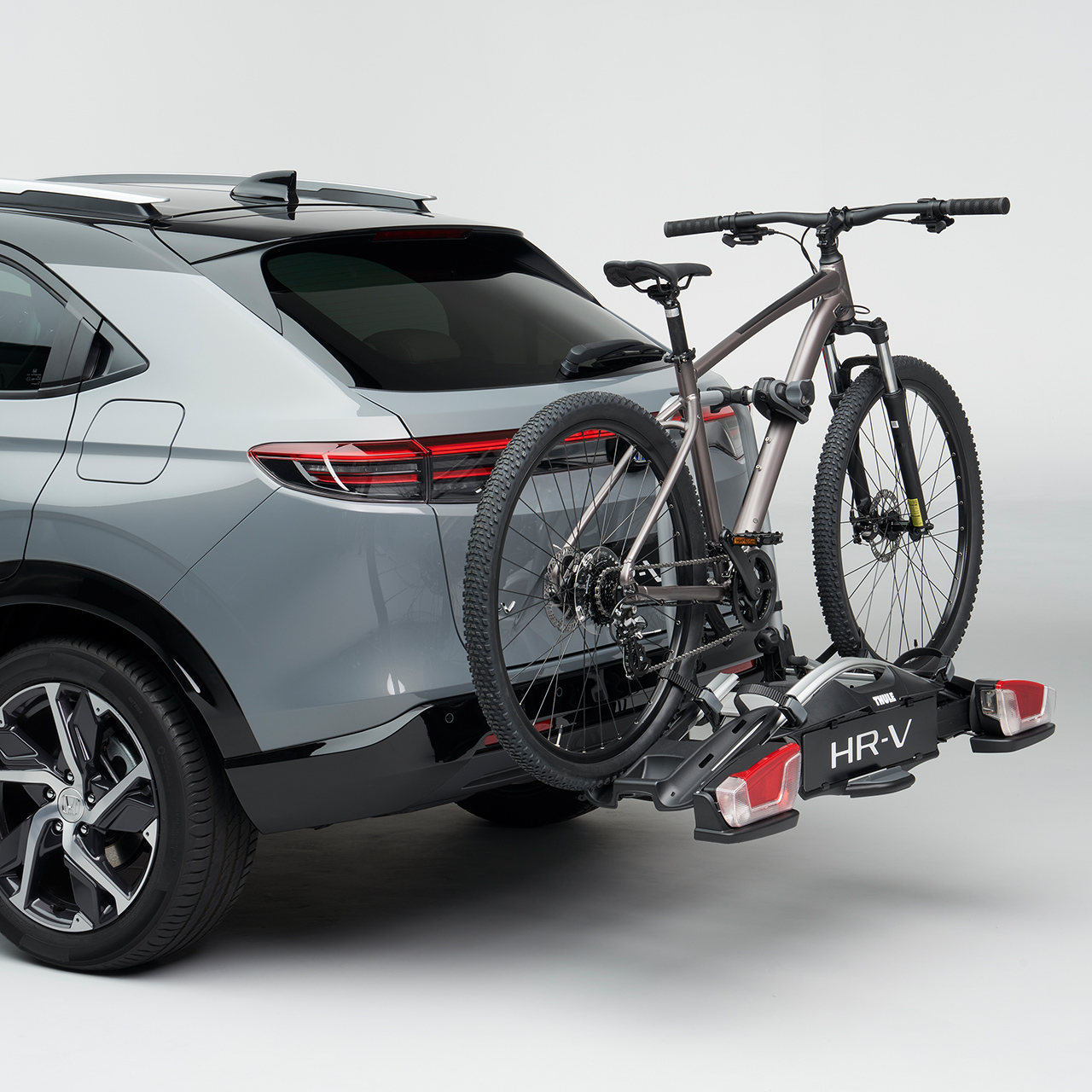 Fixation pour porte-vélos Honda HR-V avec faisceau à 13 broches.