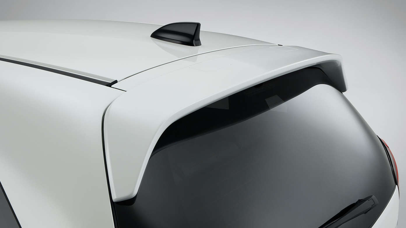 Gros plan sur le spoiler de hayon de la Honda Jazz Hybrid.