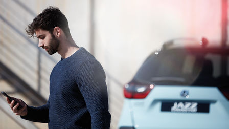 Système de déverrouillage et de démarrage sans clé