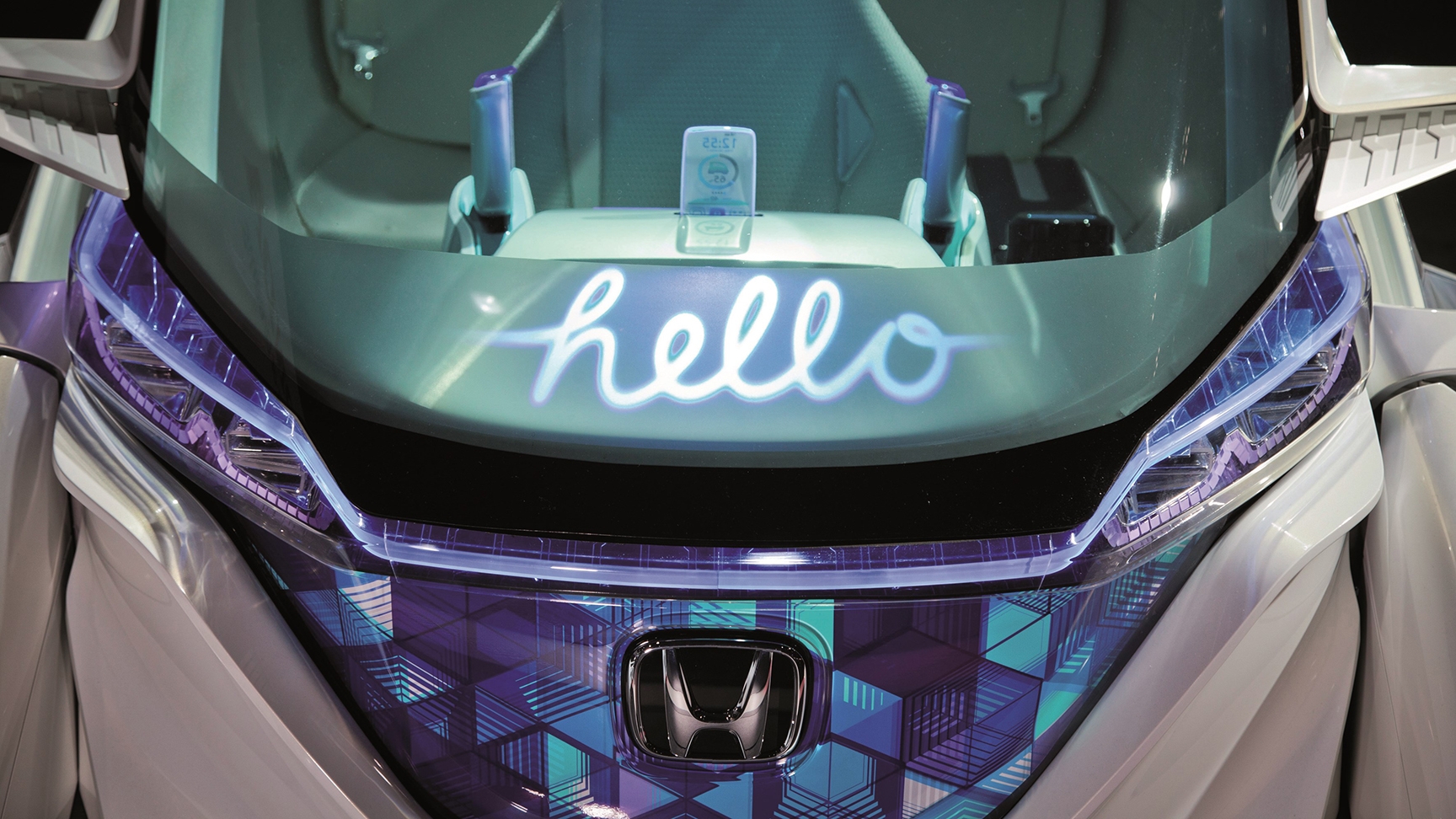 Gros plan de l'avant du concept-car Honda au salon Tokyo Motor Show.