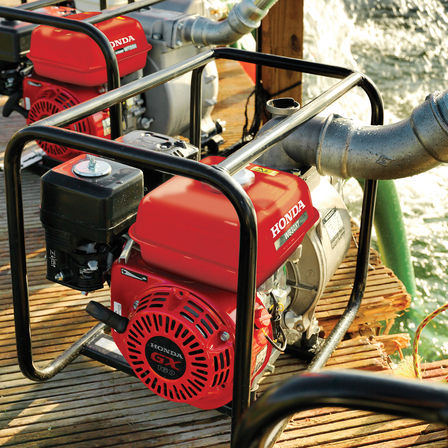 Vue rapproch&eacute;e d'une pompe &agrave; eaux semi-charg&eacute;es.