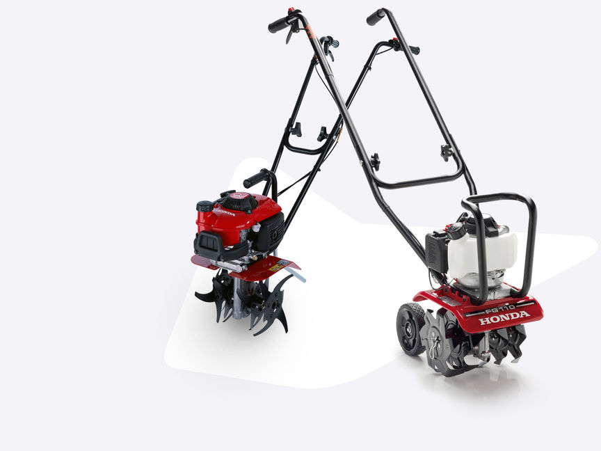 2 microbineuses Honda avec divers accessoires.