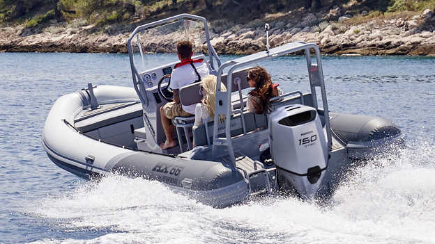 BF250 V6 outboard motor