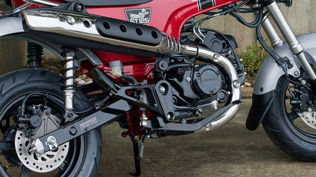 Gros plan sur le moteur Dax 125
