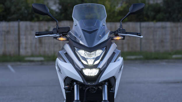 Style avant et phares à LED de la NC750X