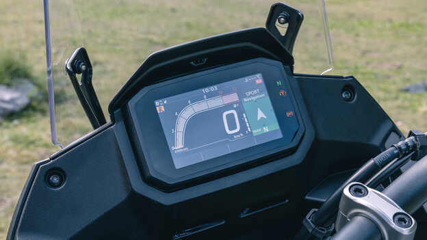 Compteur TFT de la XL750 Transalp en mode Sport avec navigation.