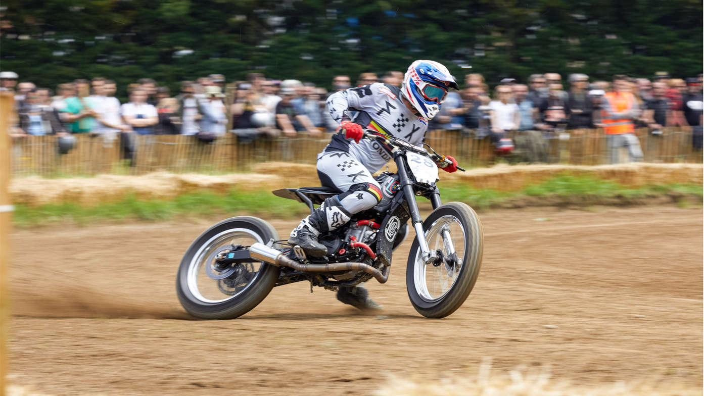 La CRF450 Flat Tracker sur piste.