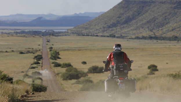 Groupe de pilotes HAR en Afrique du Sud avec une longue route devant eux