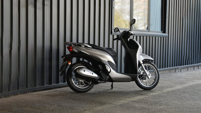 Honda SH Mode 125 rear 3/4 on road