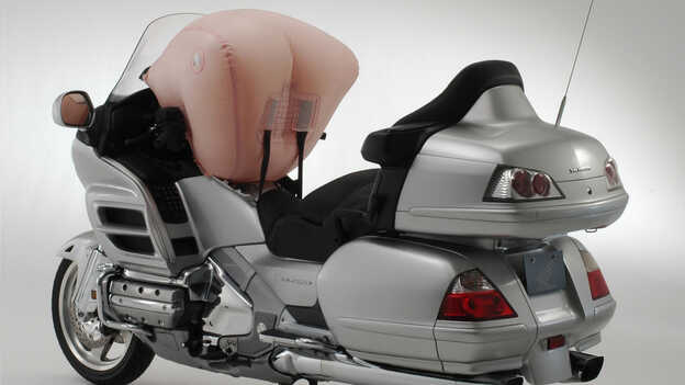2006 - Premier système d'airbag pour moto au monde