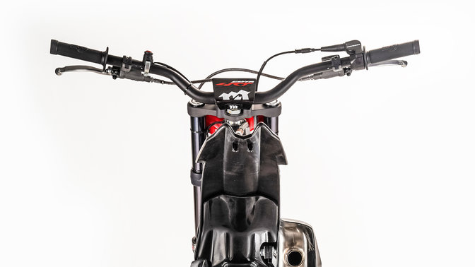 Gros plan du guidon de la Honda Montesa Cota 4RT 260R vu de l’arrière.
