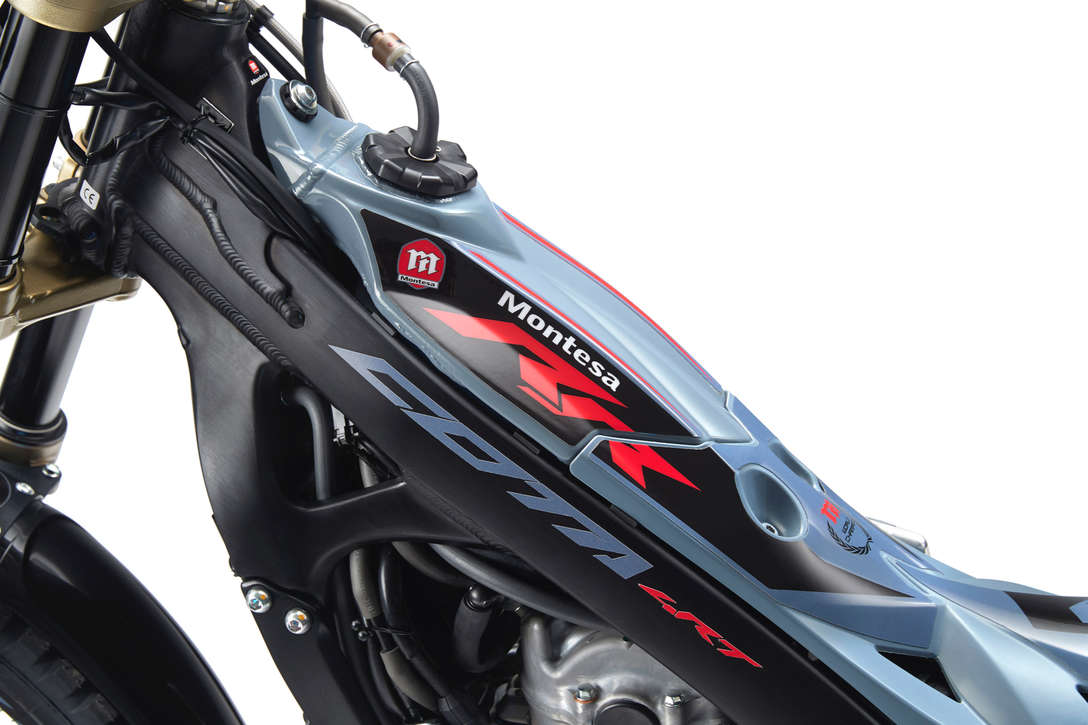 Montesa Cota 301RR, gros plan sur le réservoir