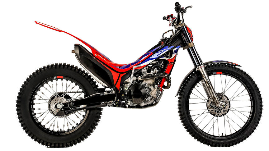 Montesa Cota 4RT 301RR en studio