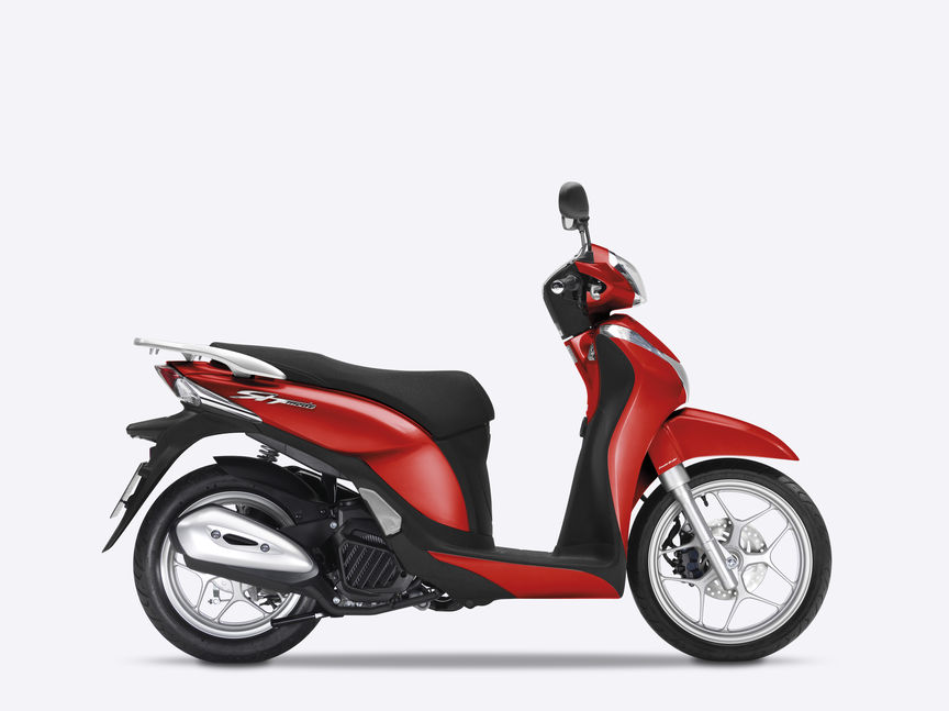 Vue latérale, côté droit du scooter SH Mode.