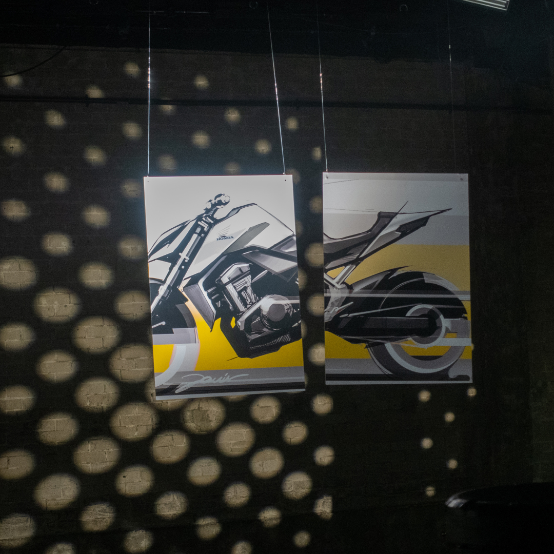 Croquis du concept Honda Hornet accroché à un mur.