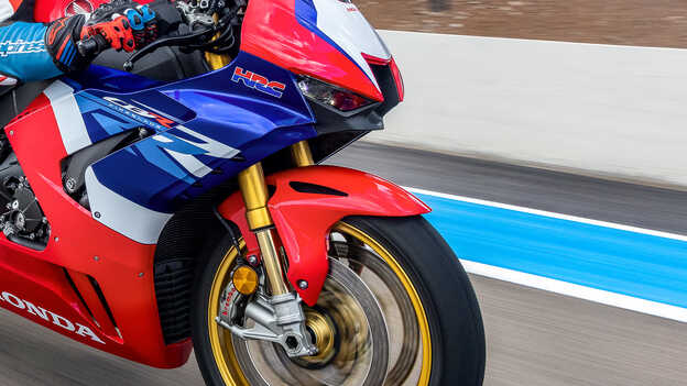 Honda CBR1000RR-R Fireblade SP avec suspensions électroniques semi-actives Öhlins