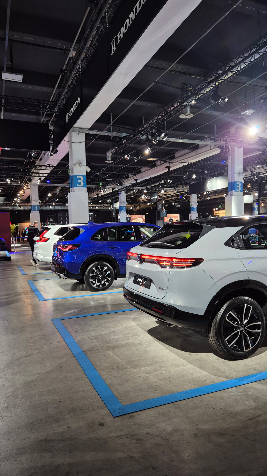 Vue de dos du HR-V, ZR-V et CR-V sur le stand Honda à Auto Zurich 2025