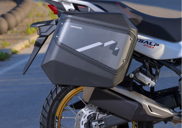 Valises latérales avec stickers et supports