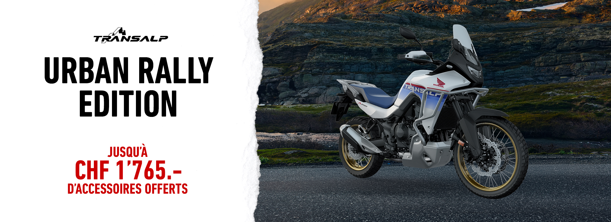 motard roulant sur une hornet750 blanche avec promo et % en arrière plan